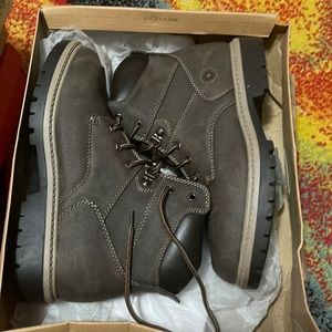 Stone Canyon Footwear Boys Hiking Boots size 5.5 NIB